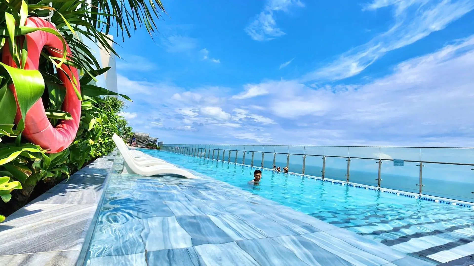 Oasis Suites - The Song, Infinity Pool & Gym Vung Tau Vietnam