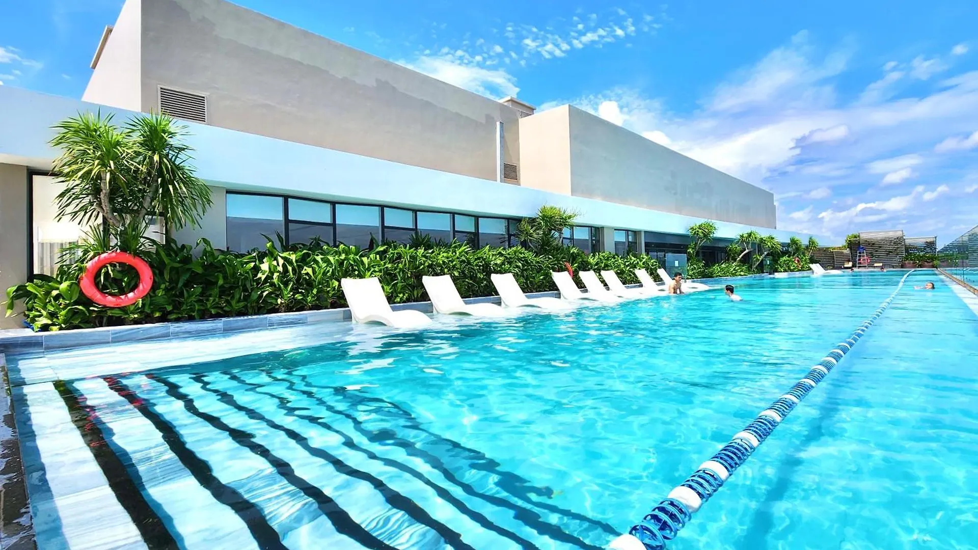 Oasis Suites - The Song, Infinity Pool & Gym contacts